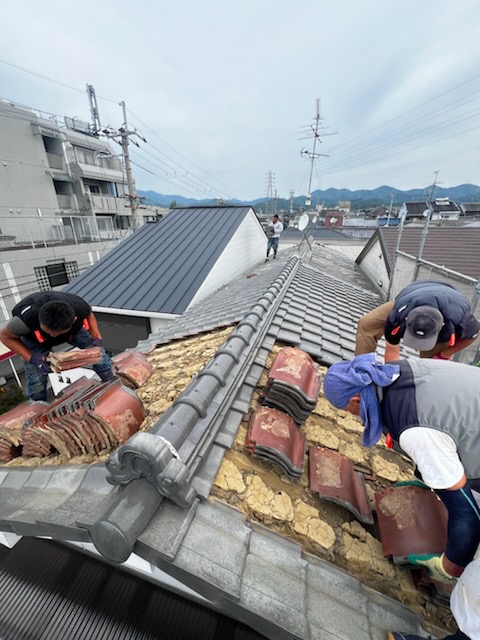 右京区太秦西野町　屋根葺き替え工事　着工