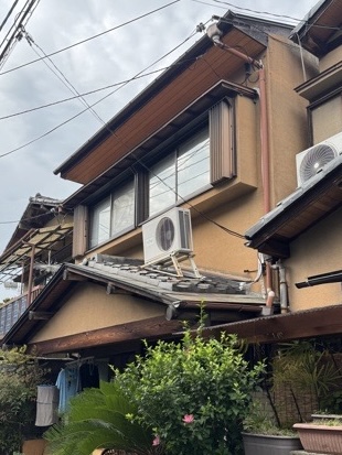 京都市右京区嵯峨朝日町の屋根修理・しっくい工事